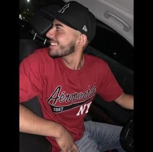 Meet your Posher, Cesar